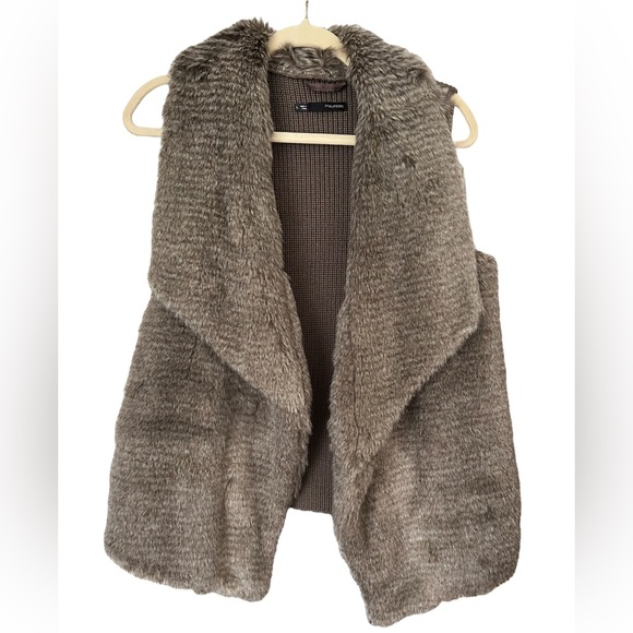 Maurices Sweaters - Maurice’s Faux Fur Brown vest: size L